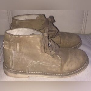 IKKS: Tan Lace-Up Boots